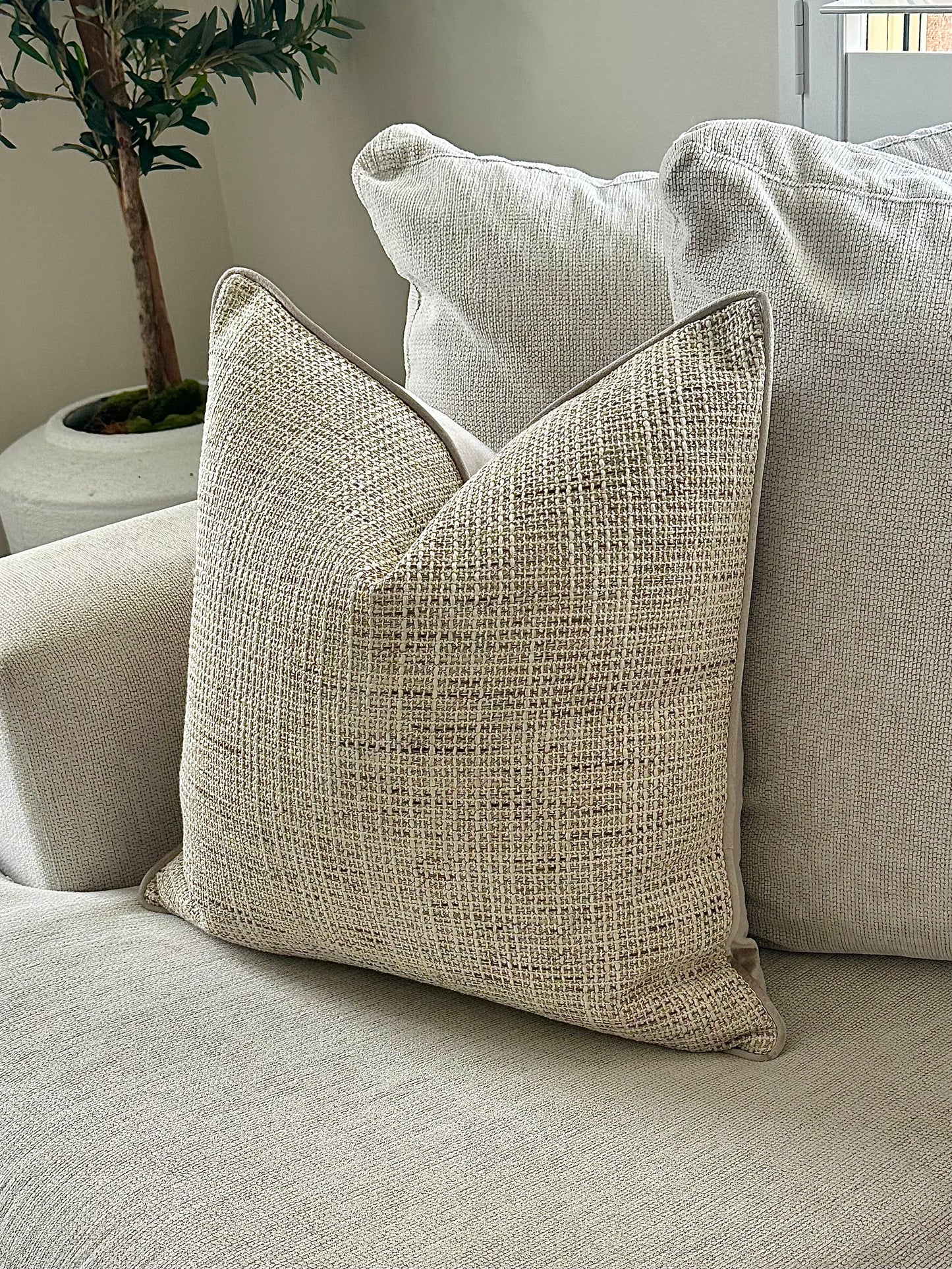 Aurel Cushion