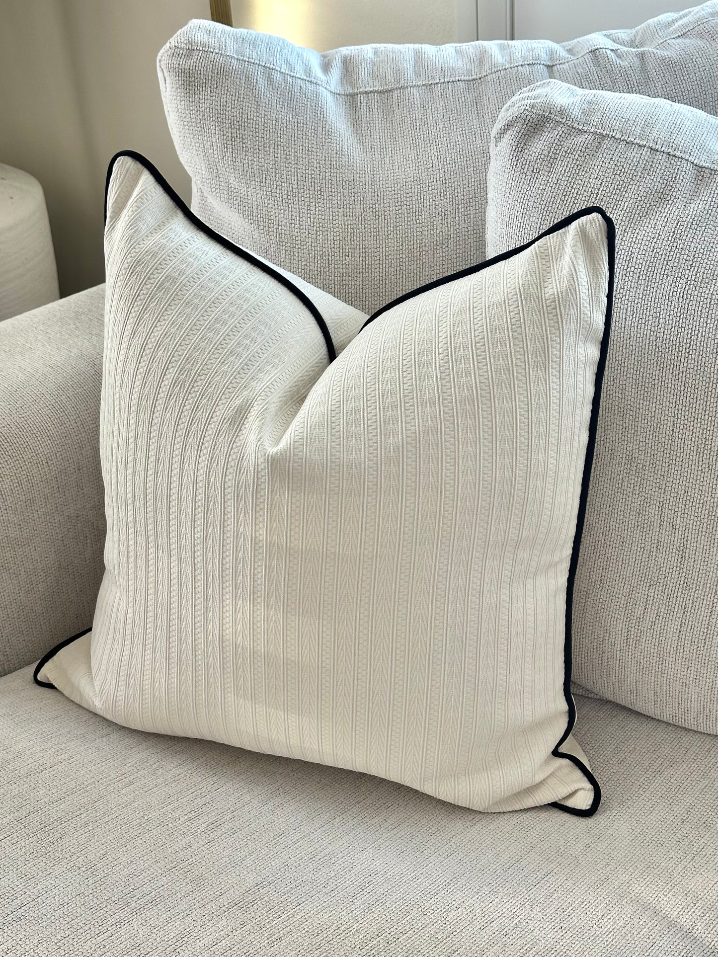 Assiyah Cushion