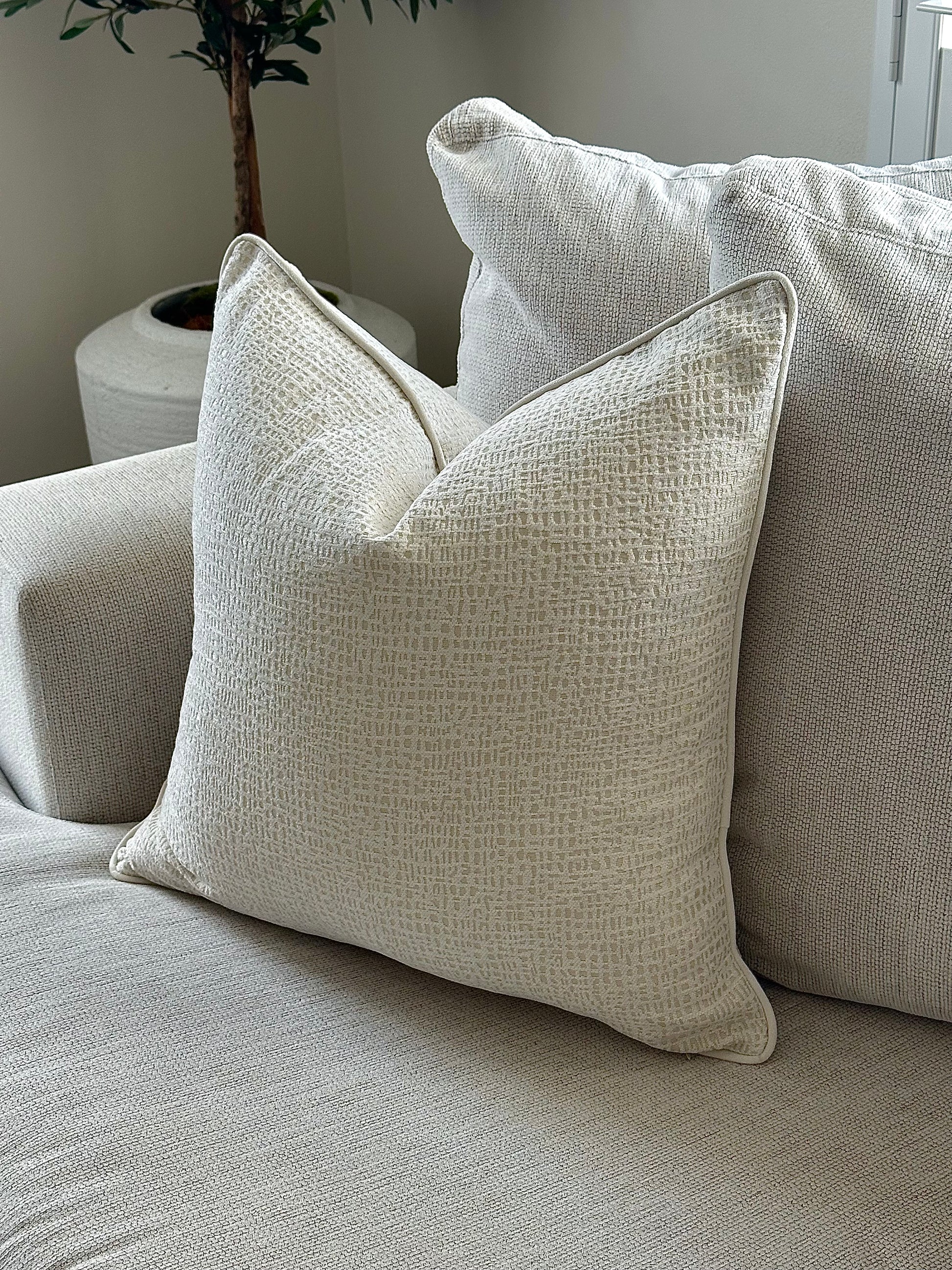Belle Ivory Cushion