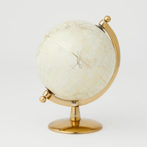 Globe trotting sculpture