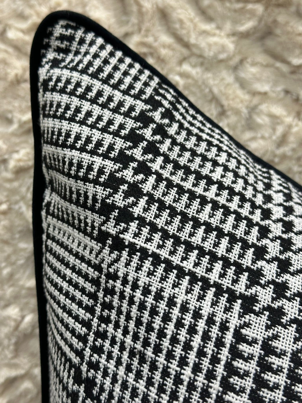 Black and white check houndstooth