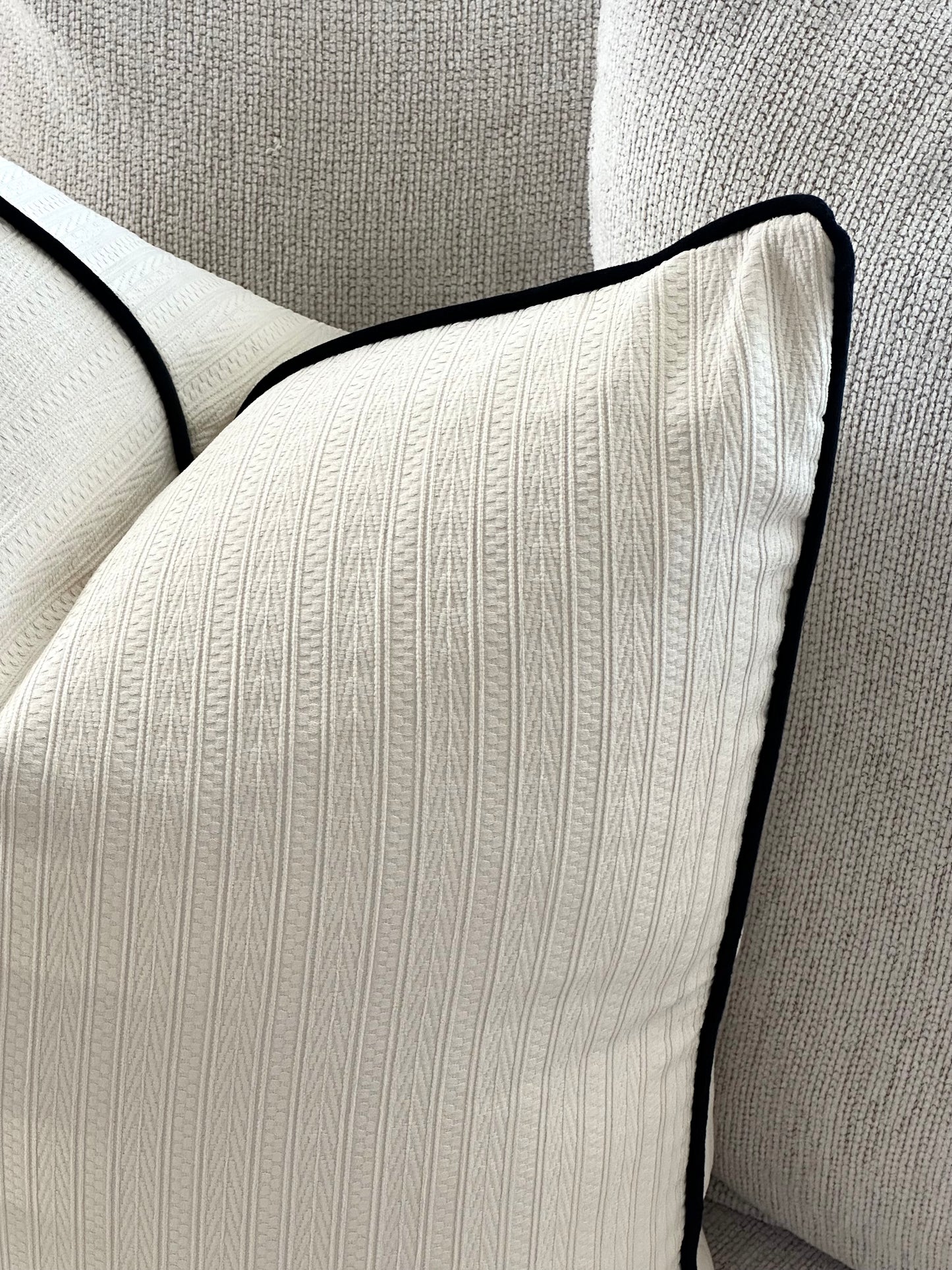 Assiyah Cushion
