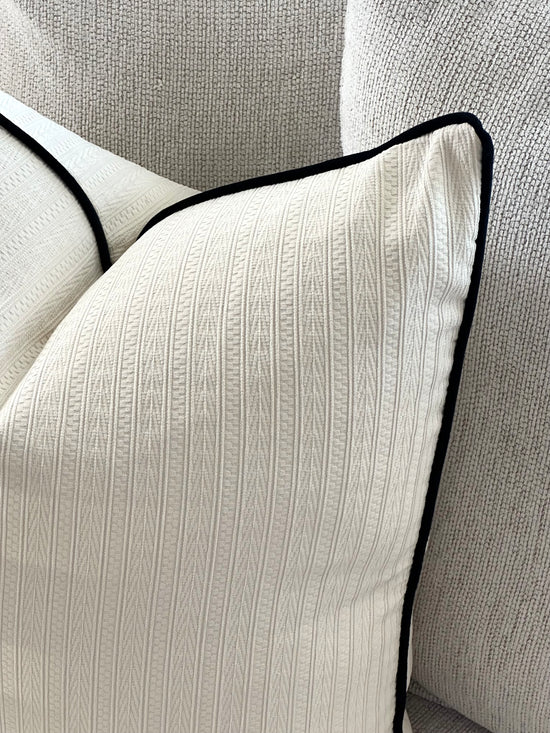 Assiyah Cushion