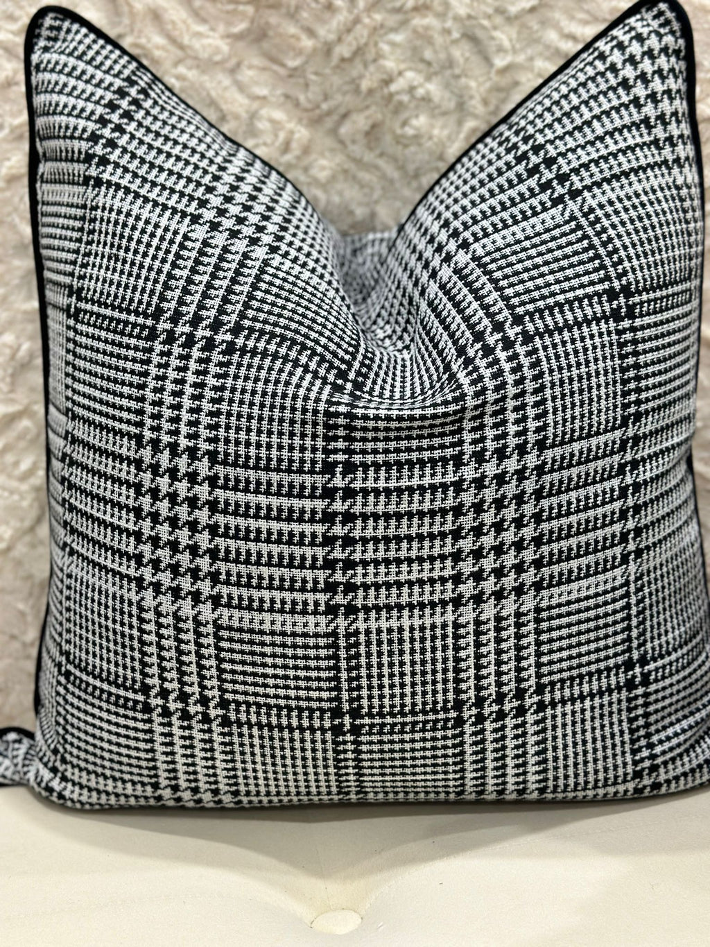 Black and white check houndstooth