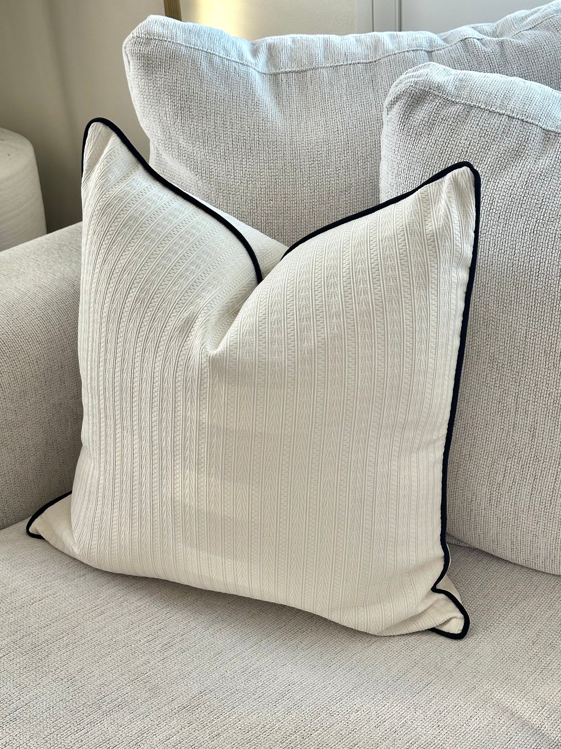 Assiyah Cushion