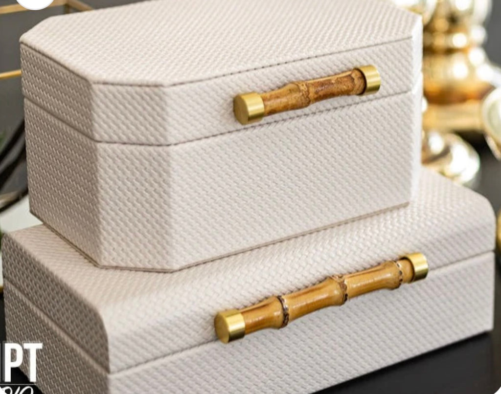 Decorative cream box with bamboo handle