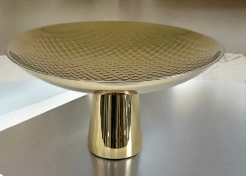 Gold pedestal stand