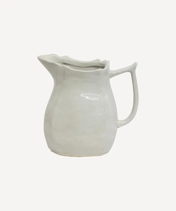 Jolie pitcher small