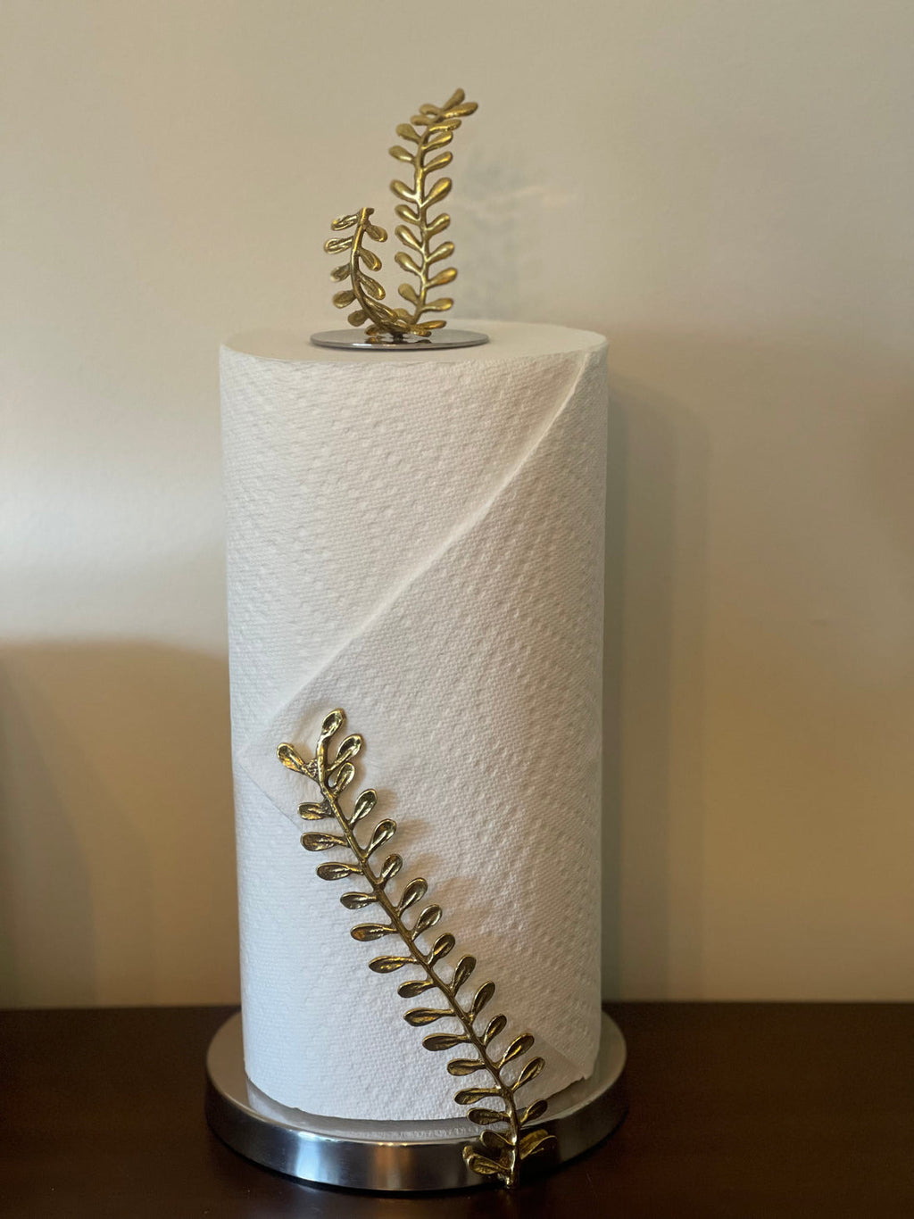 Curry leaf paper towel holder