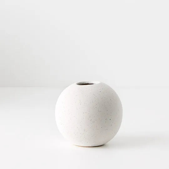 White Pilu vase