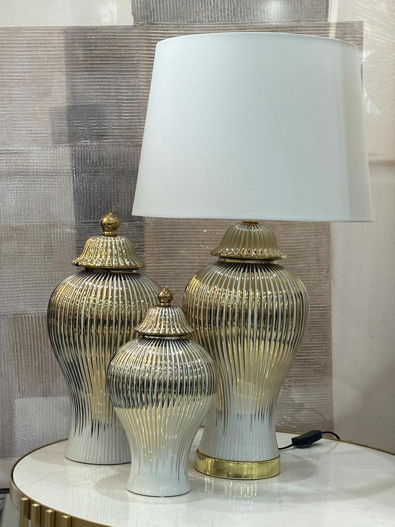 Scallop gold lamp