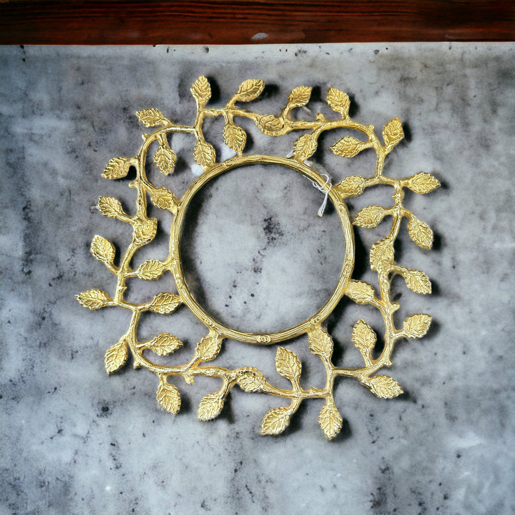 Gold wreath plate