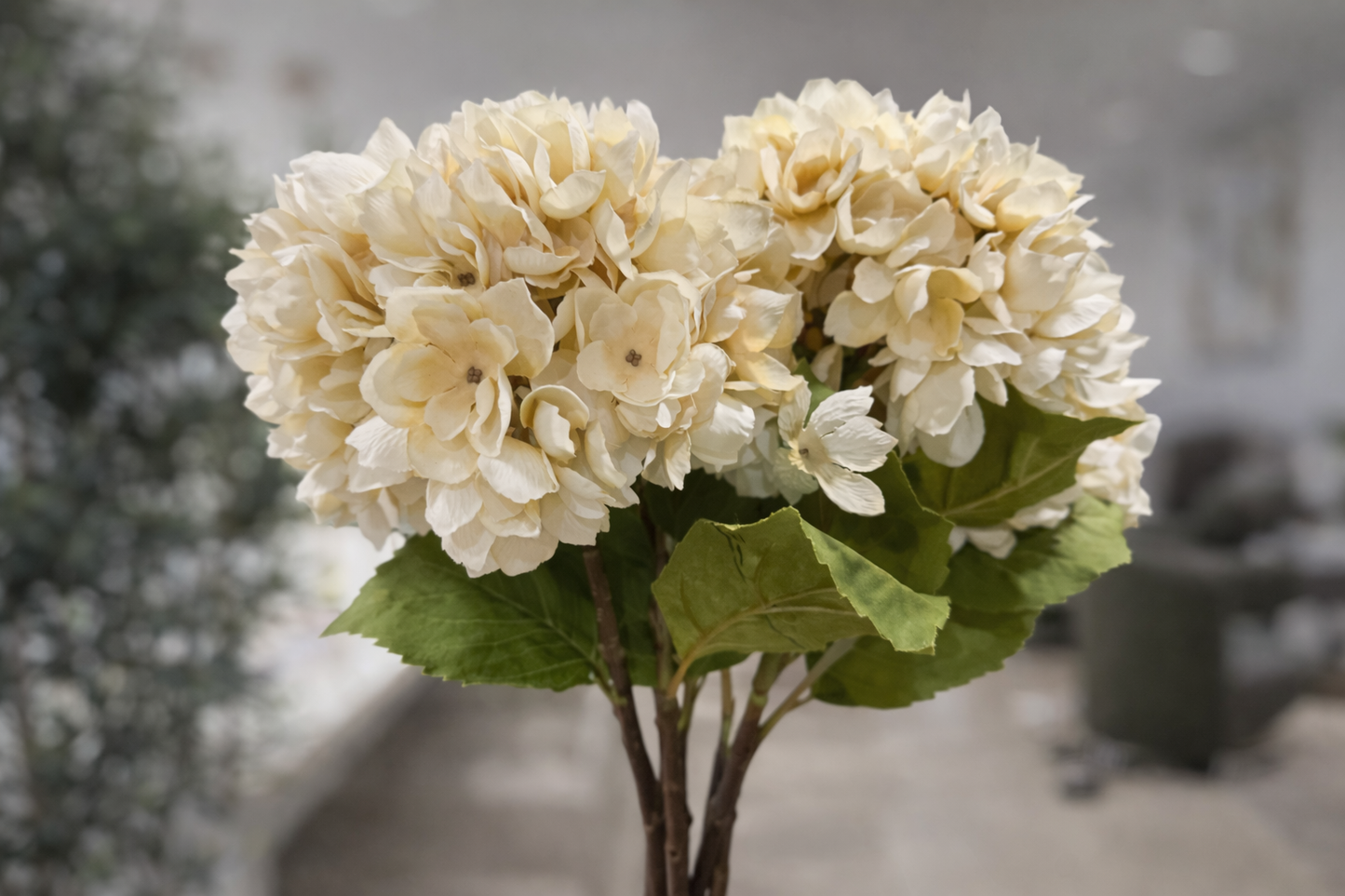 Ivory Luxe Hydrangea Stem