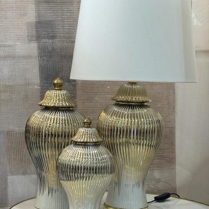 Scallop gold lamp