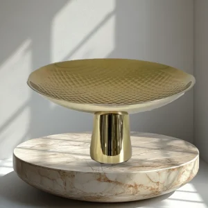 Gold pedestal stand