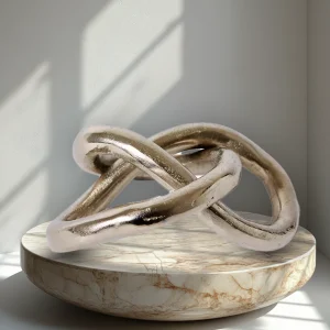Daisha Sculpture - 19 x 14 x 8cm