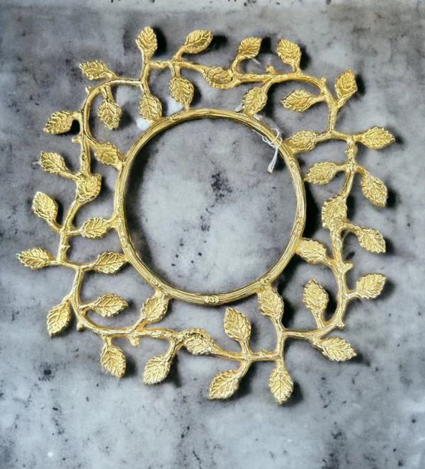 Gold wreath plate